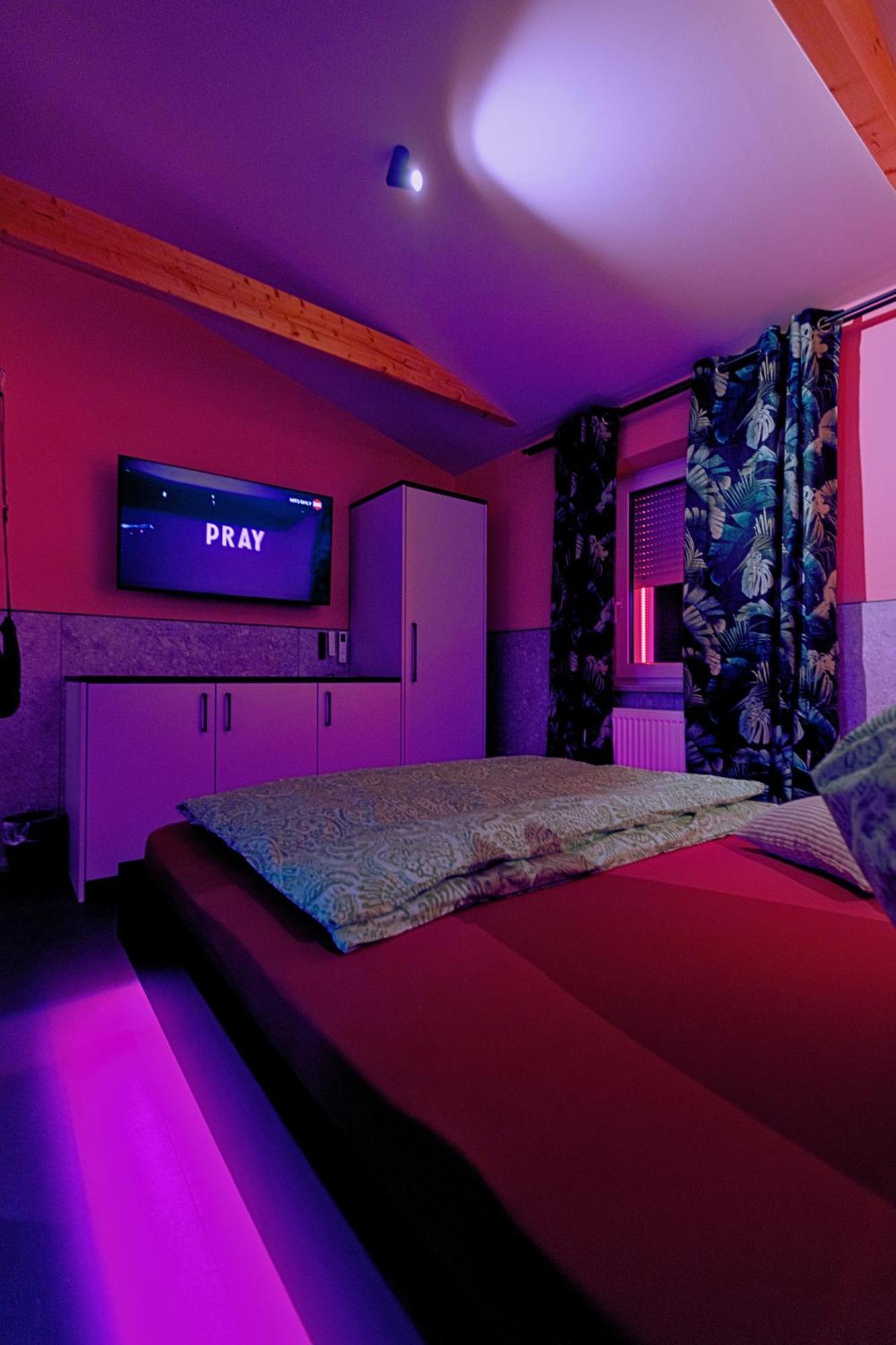 Lustra Stundenhotel - Adults Only ランツフート エクステリア 写真
